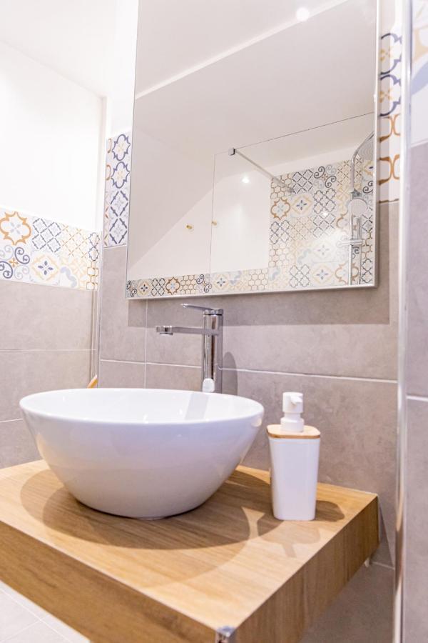 La Rua Apartment อัสโกลีปิเชโน ภายนอก รูปภาพ