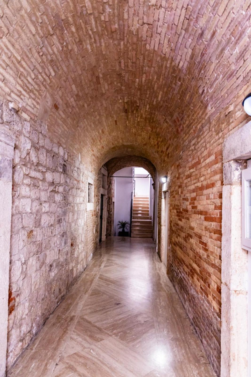 La Rua Apartment อัสโกลีปิเชโน ภายนอก รูปภาพ