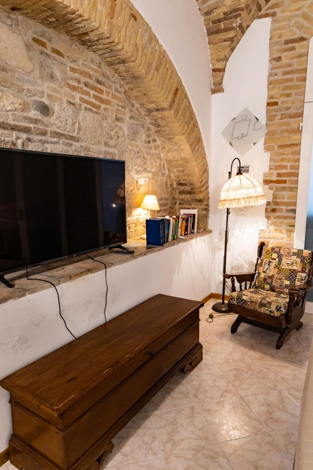 La Rua Apartment อัสโกลีปิเชโน ภายนอก รูปภาพ