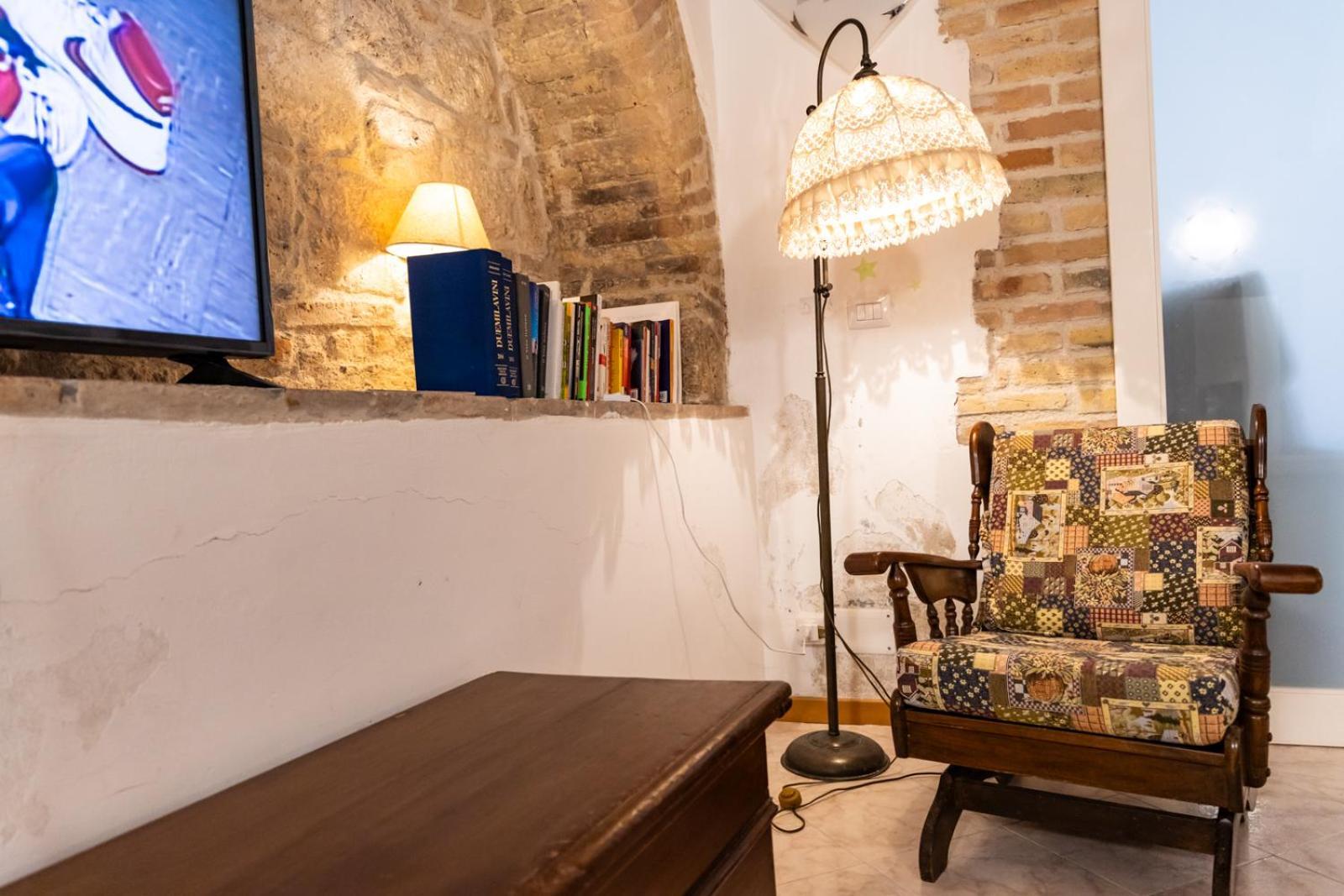 La Rua Apartment อัสโกลีปิเชโน ภายนอก รูปภาพ