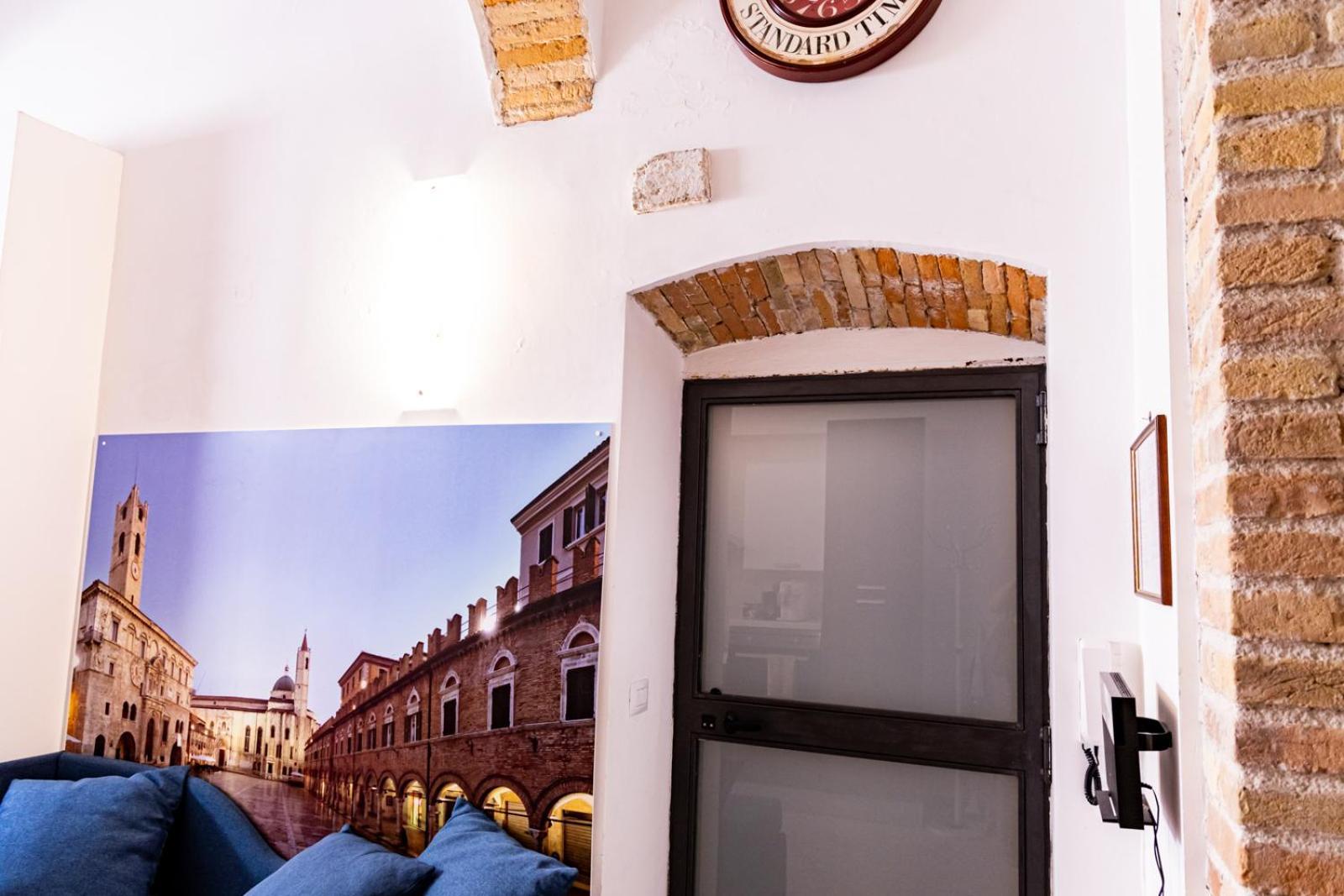 La Rua Apartment อัสโกลีปิเชโน ภายนอก รูปภาพ
