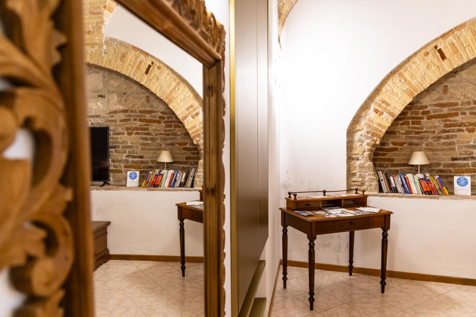 La Rua Apartment อัสโกลีปิเชโน ภายนอก รูปภาพ
